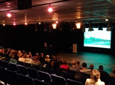 Voorstelling aan de buurtbewoners